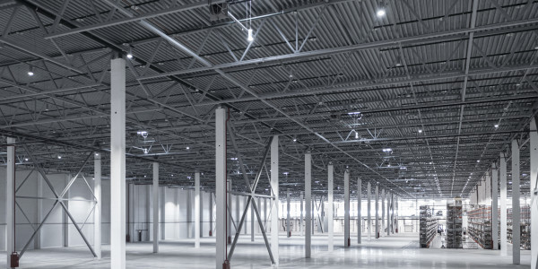 Reformas Integrales de Naves Industriales Sant Martí Sarroca · Instalación de Iluminación Eficiente