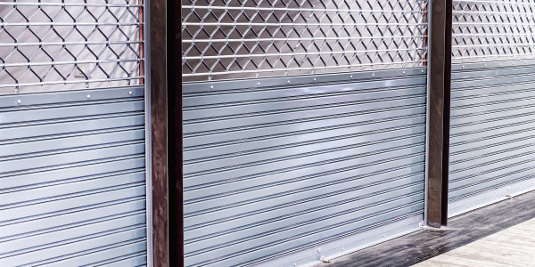 Reformas Integrales de Tiendas y Locales  Comerciales en Penedès i Garraf · Instalación de  Ventanas y Persianas Comerciales